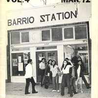 Un grupo parado afuera Estación Barrio. / A group standing outside Barrio Station.